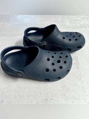 Size 13💙 CROCS Kids Classic Clogs Navy Blue Original